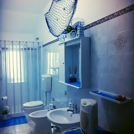 La Maison Des Caprices_ _stazione_5terre * La Spezia